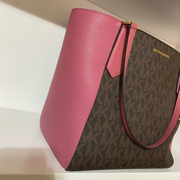 Michael Kors tote - Picture 2 of 8